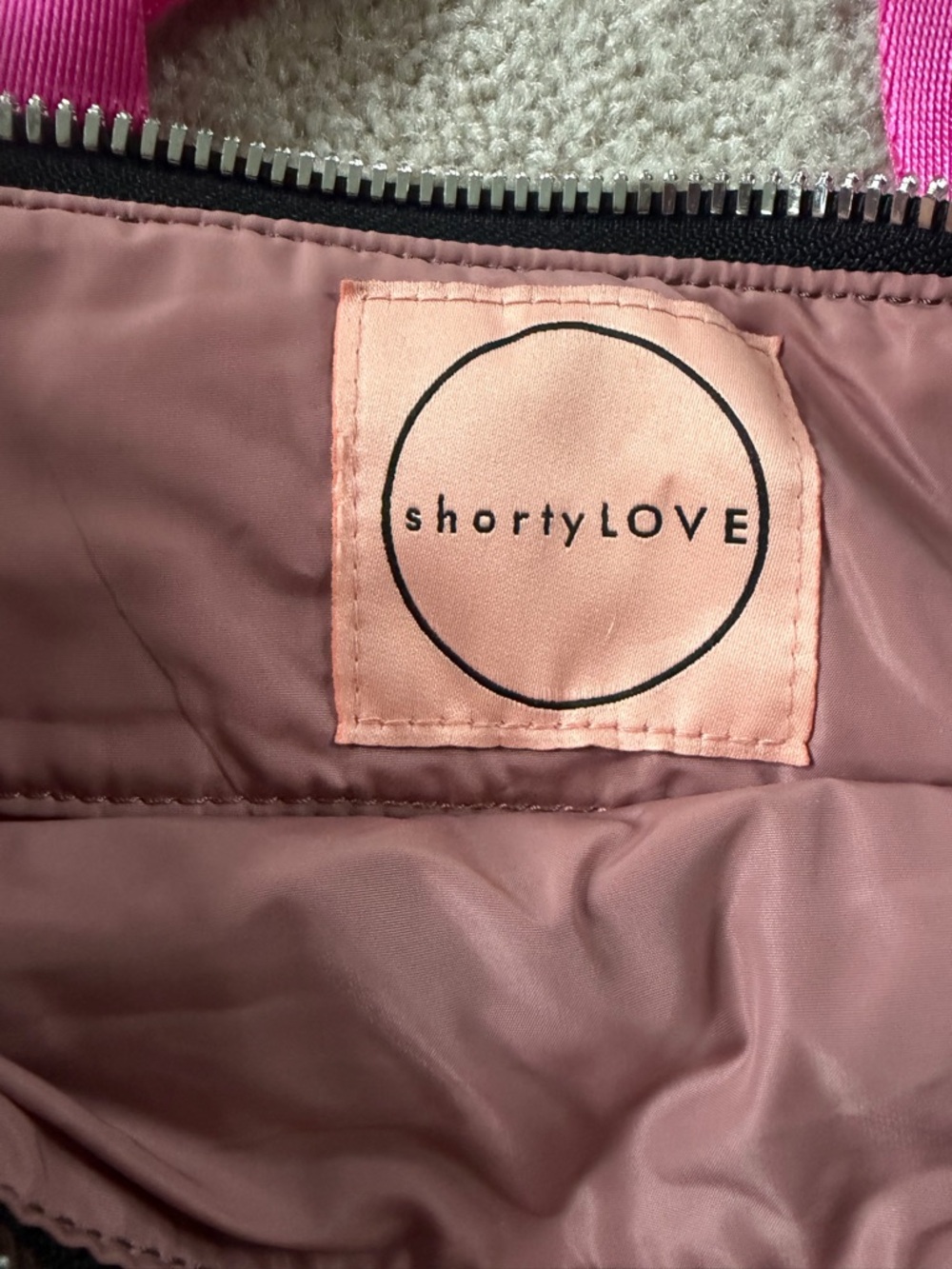 ShortyLove medium crossbody in olive nylon with pink accents - Picture 3 of 8
